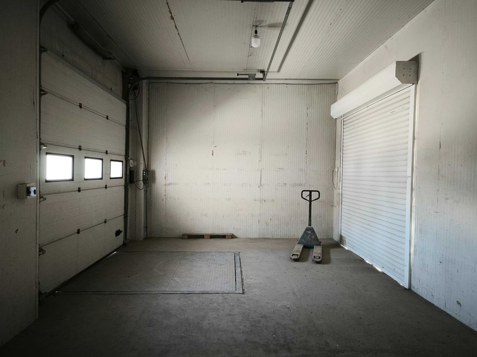 Yu  Продаётся холодильный комплекс 34сотки в Янгиюльском районе, торг