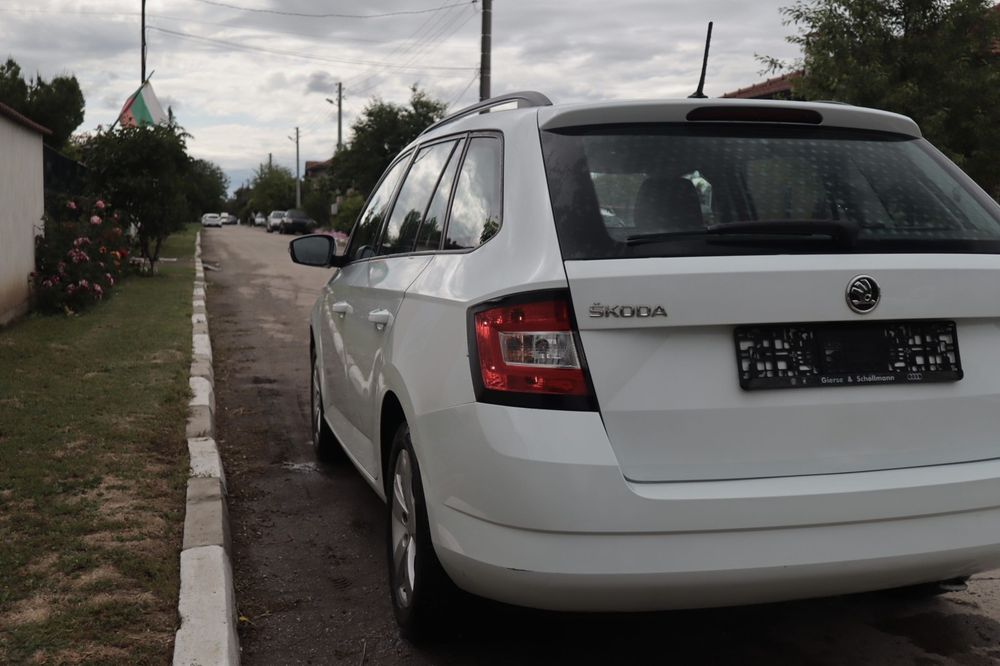 Skoda Fabian 1.2i 90кс 6ск