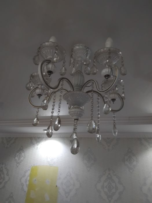 Продам люстры две штуки