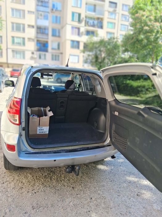 Toyota rav4 продавам