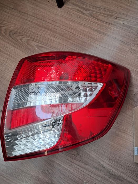 Задний правый фонарь лада гранта фл