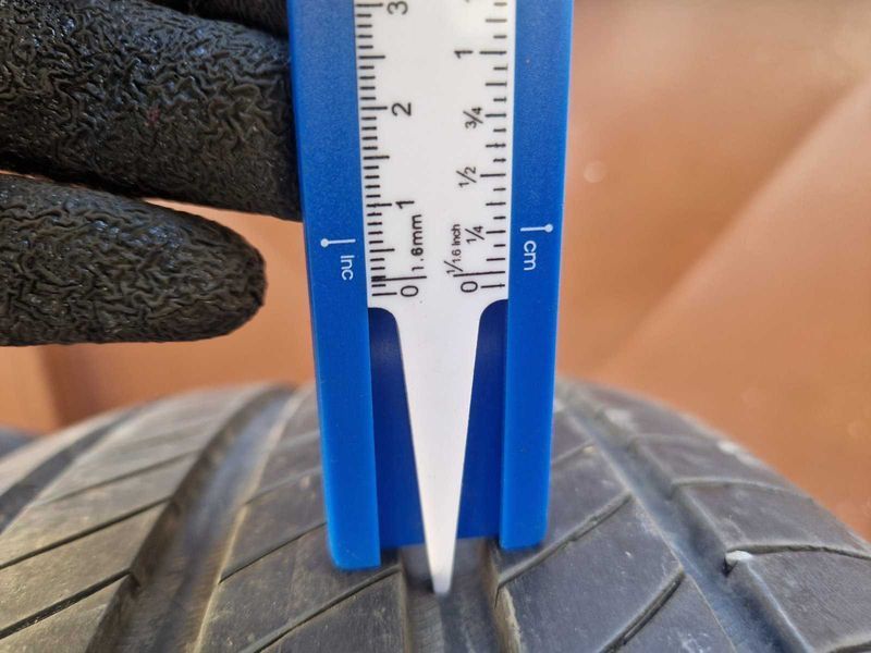 4 Michelin R17 215/60
летни гуми 
DOT3319