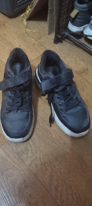 Продам женские ботиночки