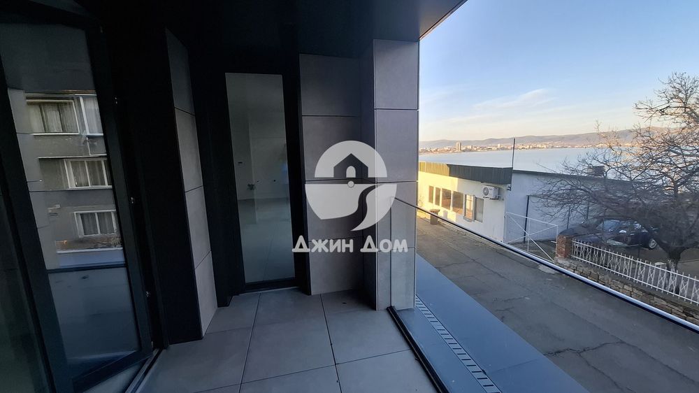 Просторен двустаен апартамент на МЕТРИ ОТ МОРЕТО в гр. Несебър