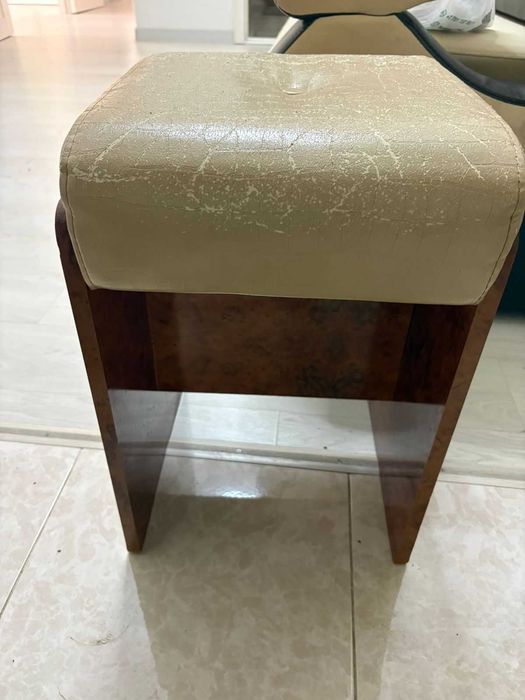 Продам стулья пуфики