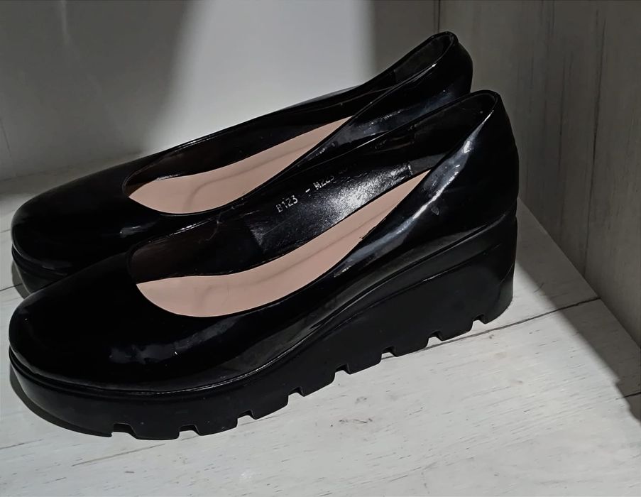 Продается женская обувь