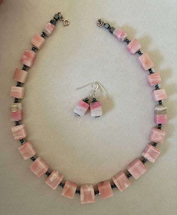 Set colier si cercei cu opal roz - cuburi taiate si slefuite manual