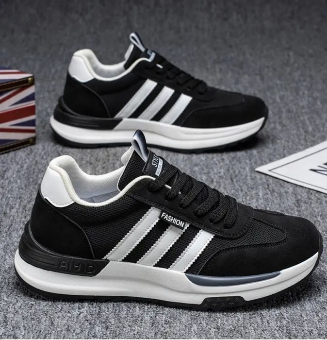 Повседневные новые кроссовки