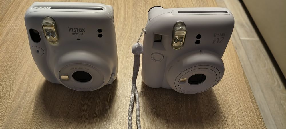 Фотоапарат за моментни снимки Fujifilm Instax Mini 11  и Mini 12