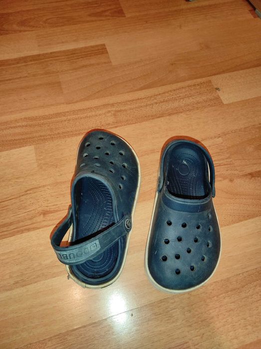 продам майки на мальчика 5-6 лет