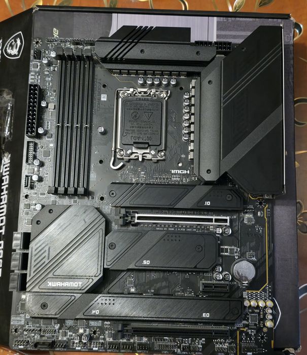 Placa de baza MSI MAG Z790 TOMAHAWK WIFI - Garantie - Accesorii comple