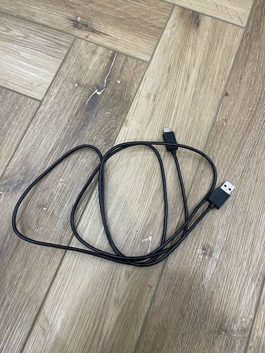 HDMI кабель и кабель зарядки на type-c