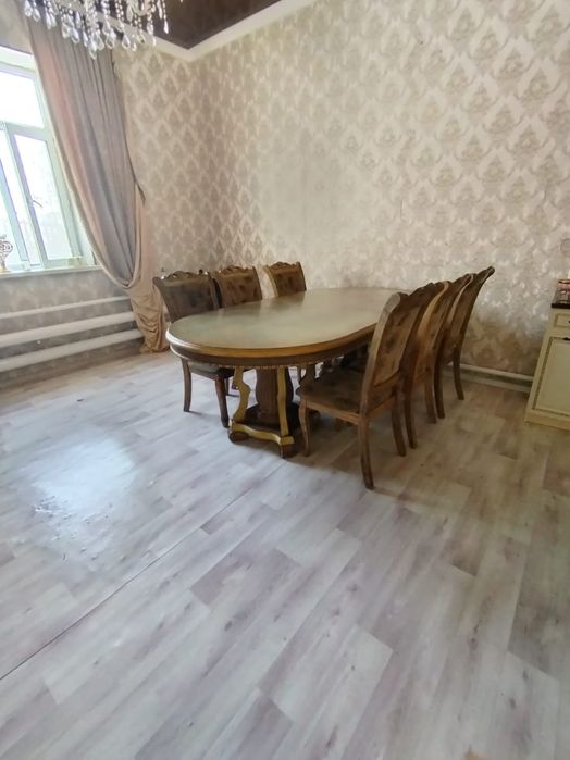 Срочно продам стол со стульями