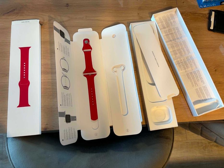 Смарт часовник Apple Watch 7 червен 85% батерия