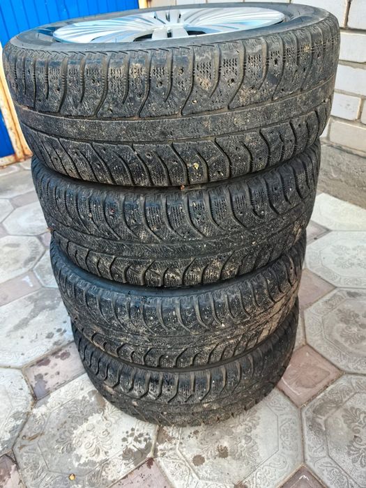 Продам зимние шины
