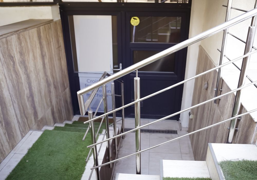 Inchiriez Spatiu Comercial 105mp+20mp terasa Militari Residence Ilie Petre