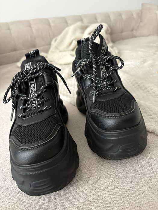Adidasi buffalo