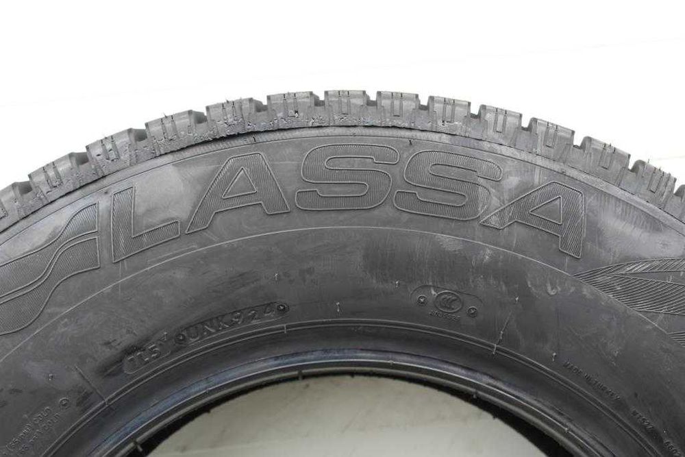 Anvelope iarna noi 225/70R15C, 112/110R, Lassa