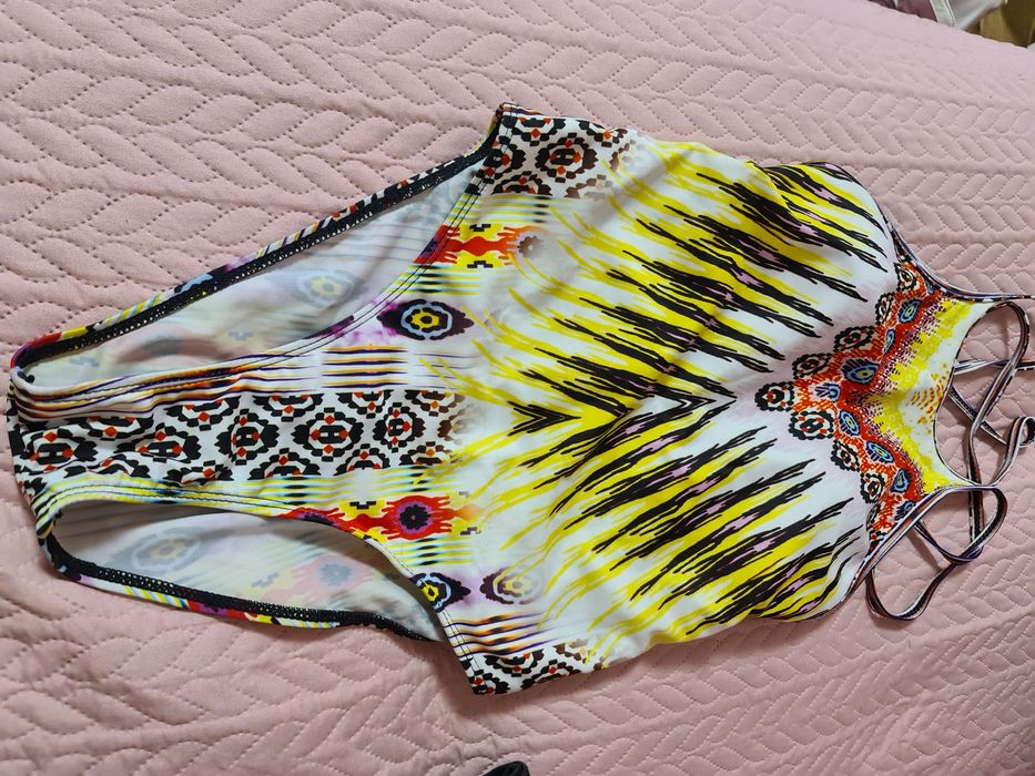 Продаётся купальник новый размер L