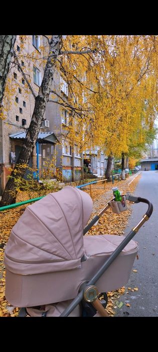 Продам Коляску 2 в 1