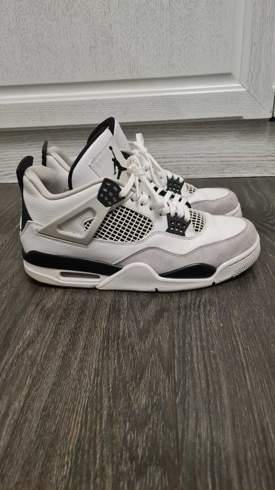 Jordan 4 Retro 'Military Black'