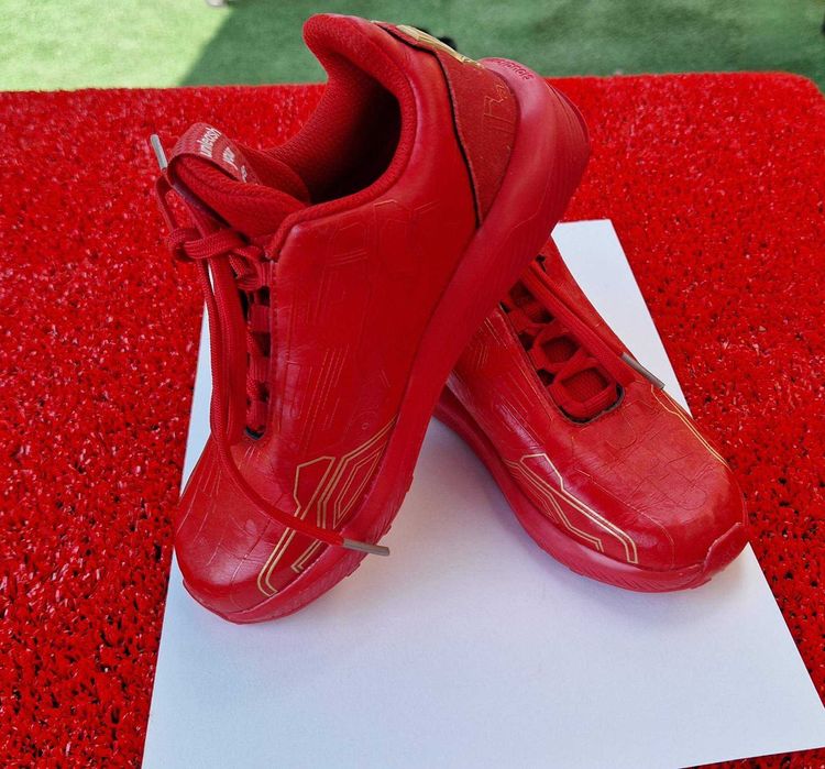 Маратонки Adidas Iron man, ботуши 30 номер