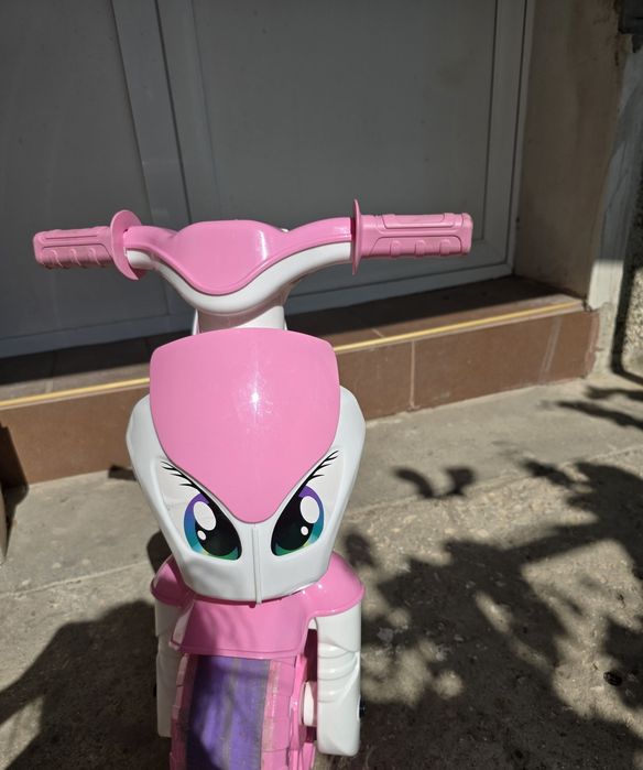 Розов мотор за баланс с бандаж на гумите и дръжка, 72х52х35см