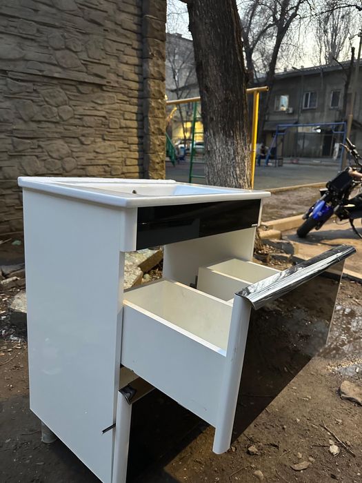 умывалник с тумбочкой