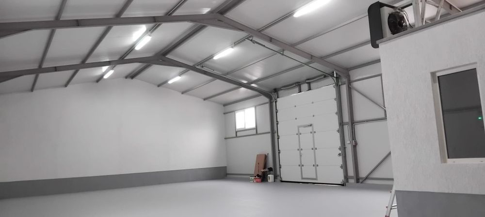 Închiriez hală metalică