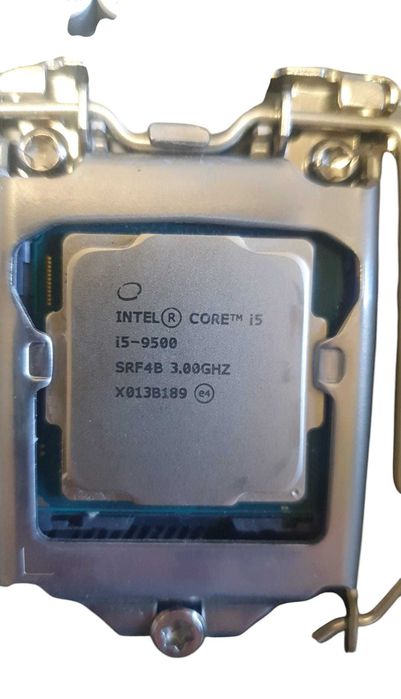 Procesor Intel i5 9500 socket 1151 V2 gen. 9 + pasta, Garantie 1 an