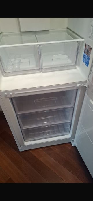 Холодильник Индезит 180 см