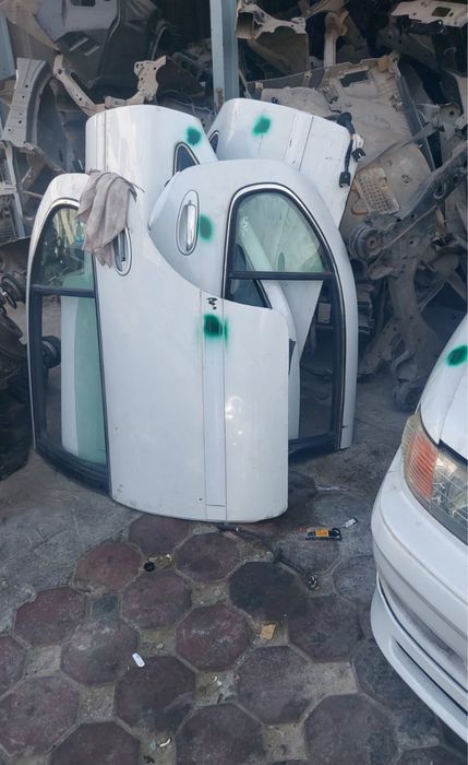 Двери на Nissan Maxima a32