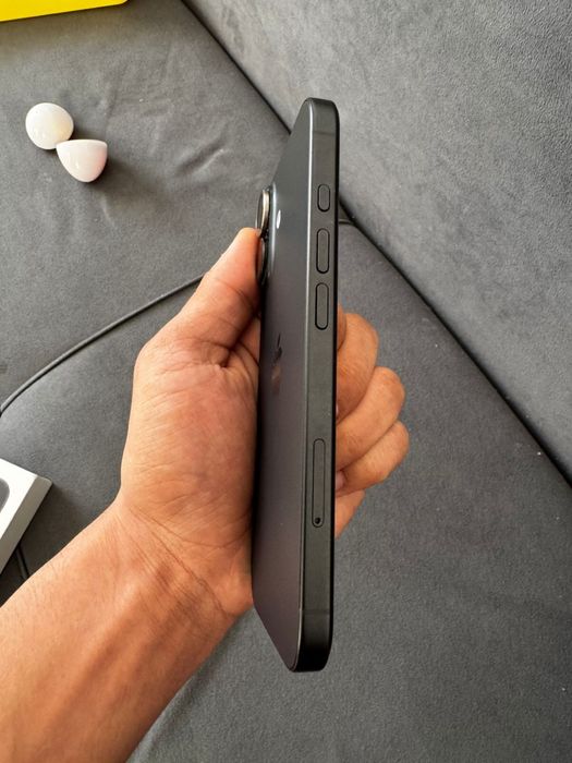 Продам айфон 16.