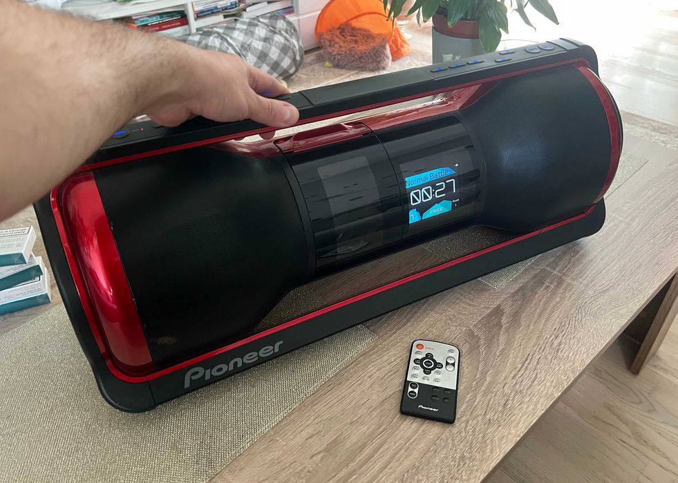 Sistem audio Pioneer STEEZ STZ-D10Z-R Boombox roșu 4GB telecomanda