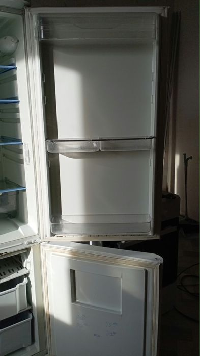 Холодильник Indesit