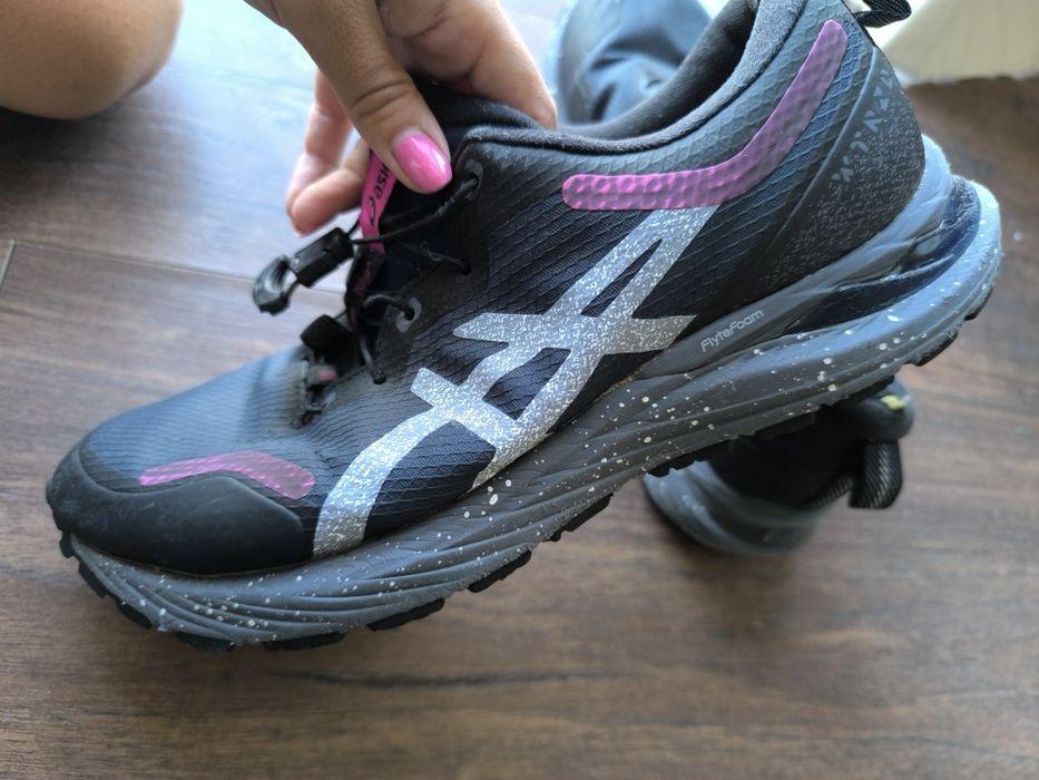 Маратонки asics - номер 41.5