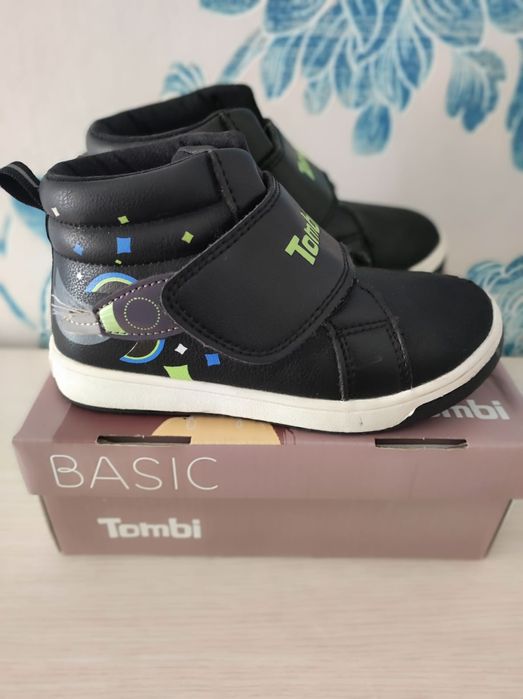 Продам обувь для мальчиков ботинки осень весна 26 размера