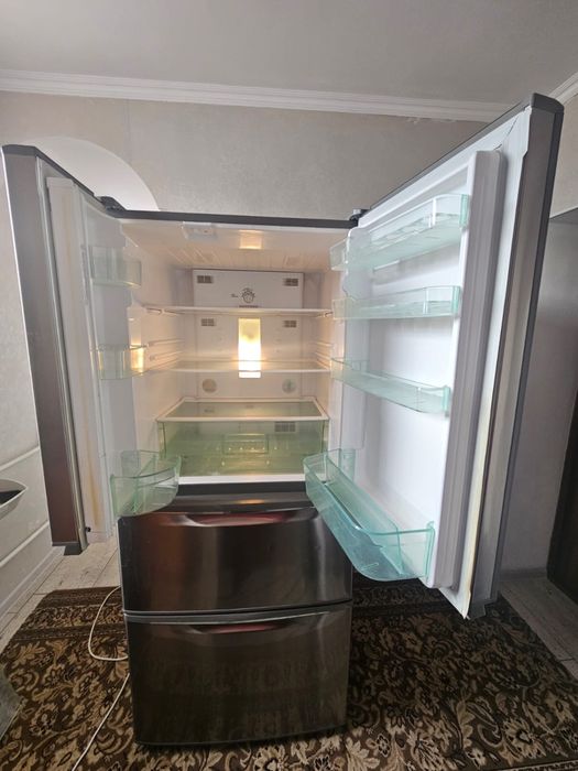 Продам холодильник 3камерный Ранасоник