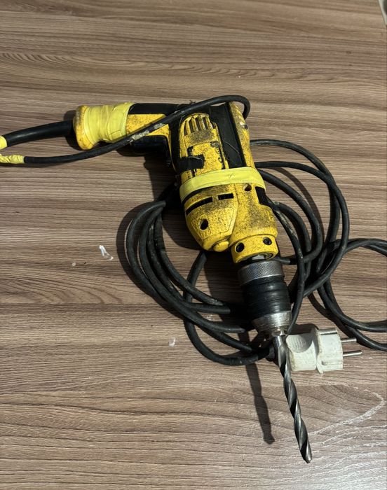 Перфо дрель Девольт