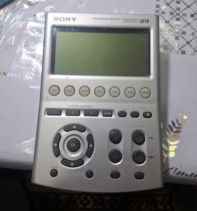 Пульт ду  SONY RM-AV3100