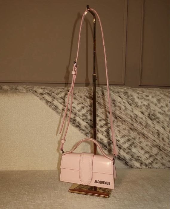 Geanta Jaquemus le Bambino powder pink pe stoc