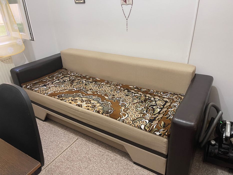 Vând canapea extensibila