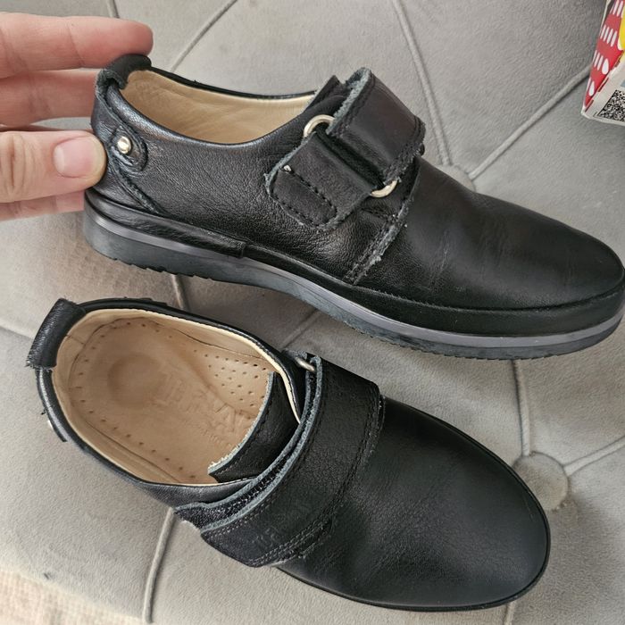 Продам обувь детскую