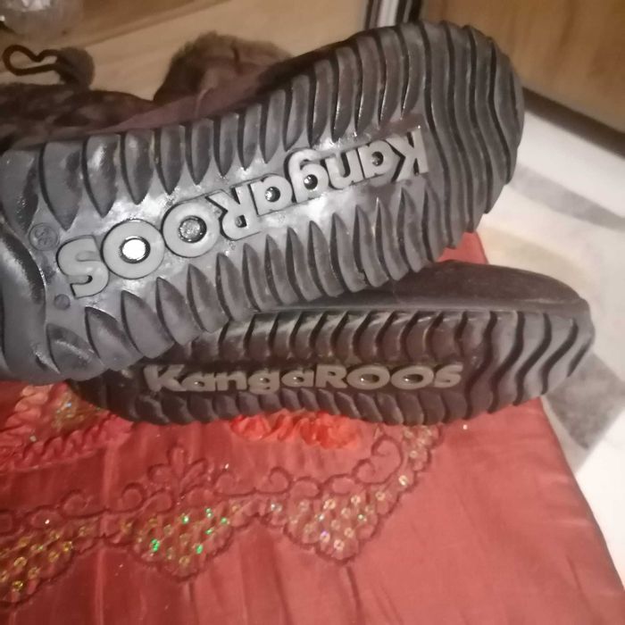 Продавам дамски ботуши