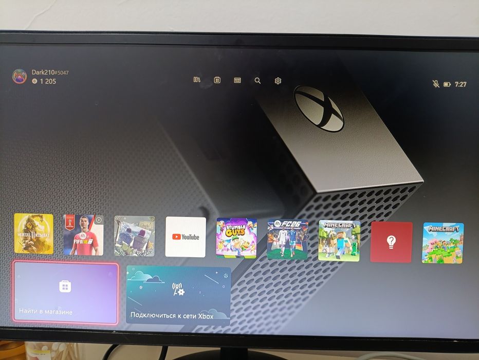 Xbox one X 1тб 2 джостиками 1диск фифа 18