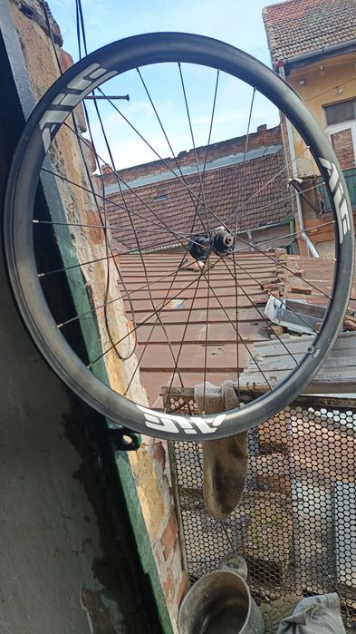 Roată cursieră pro Enve carbon