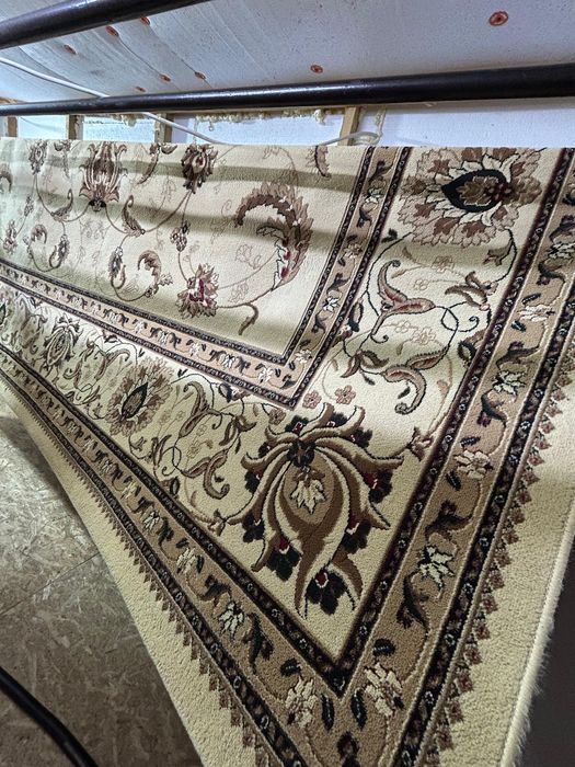 Ковер б/у в отличном состояний