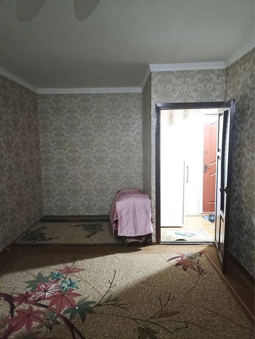 Прадаётся 1х 8микрарайоне вдоль дороги