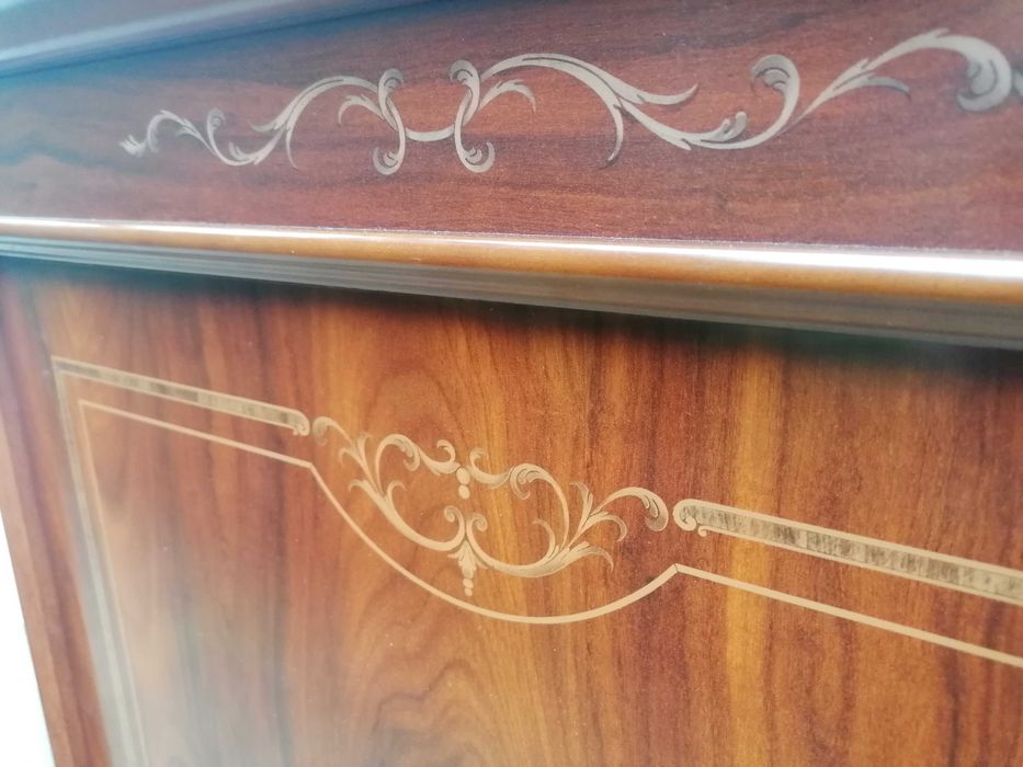 Луксозен шкаф за обувки