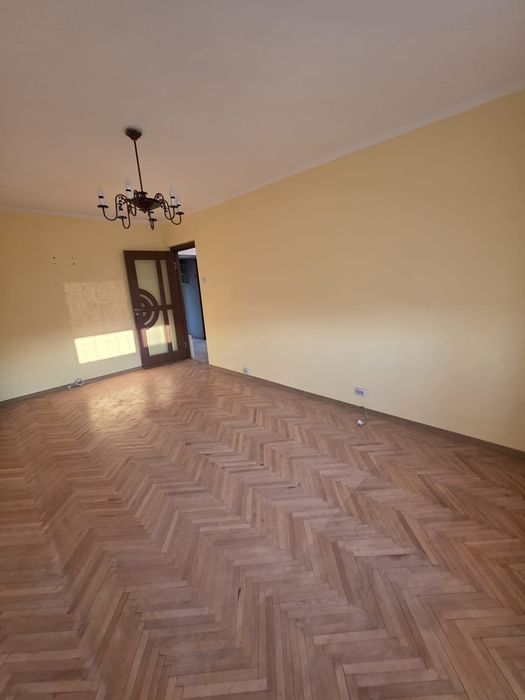 Apartament spatios 3 camere